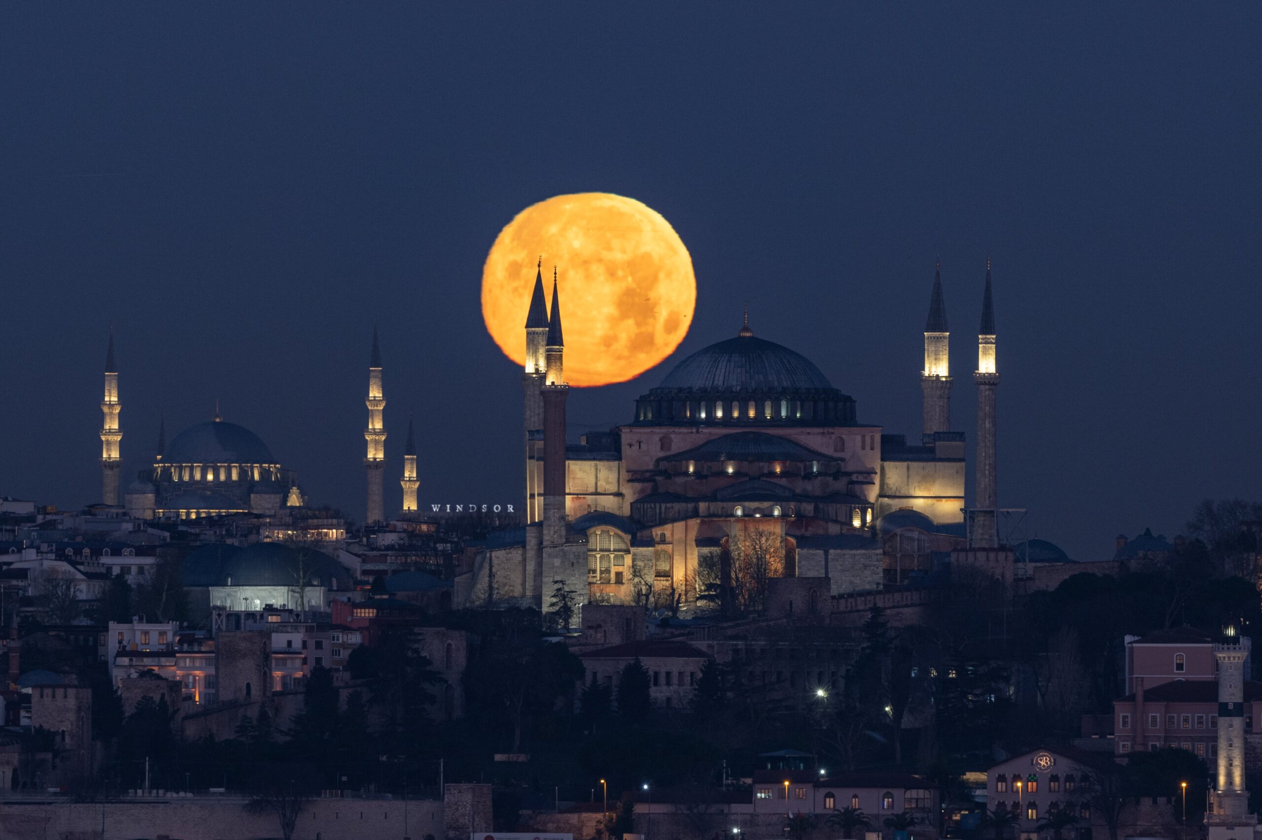  Kadir Gecesinin Seherinde